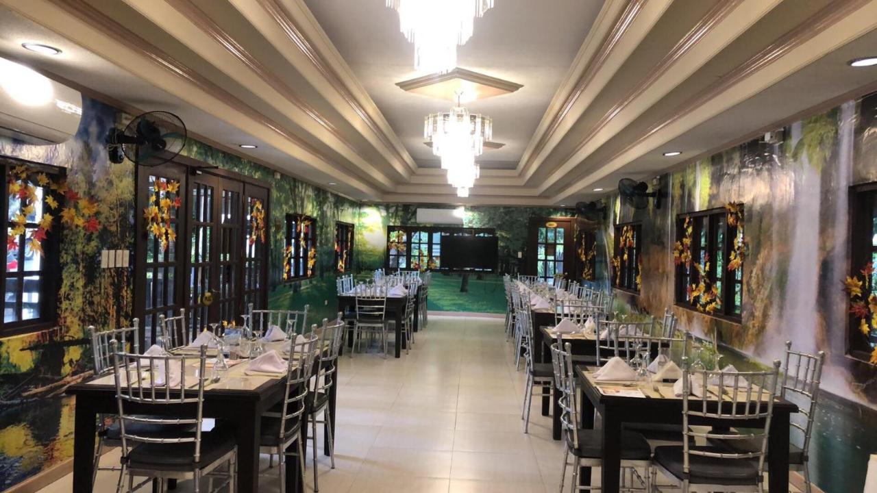 ヴィラ エスメラルダ ブライアンズ リゾート ホテル アンド レストラン Palayan City エクステリア 写真